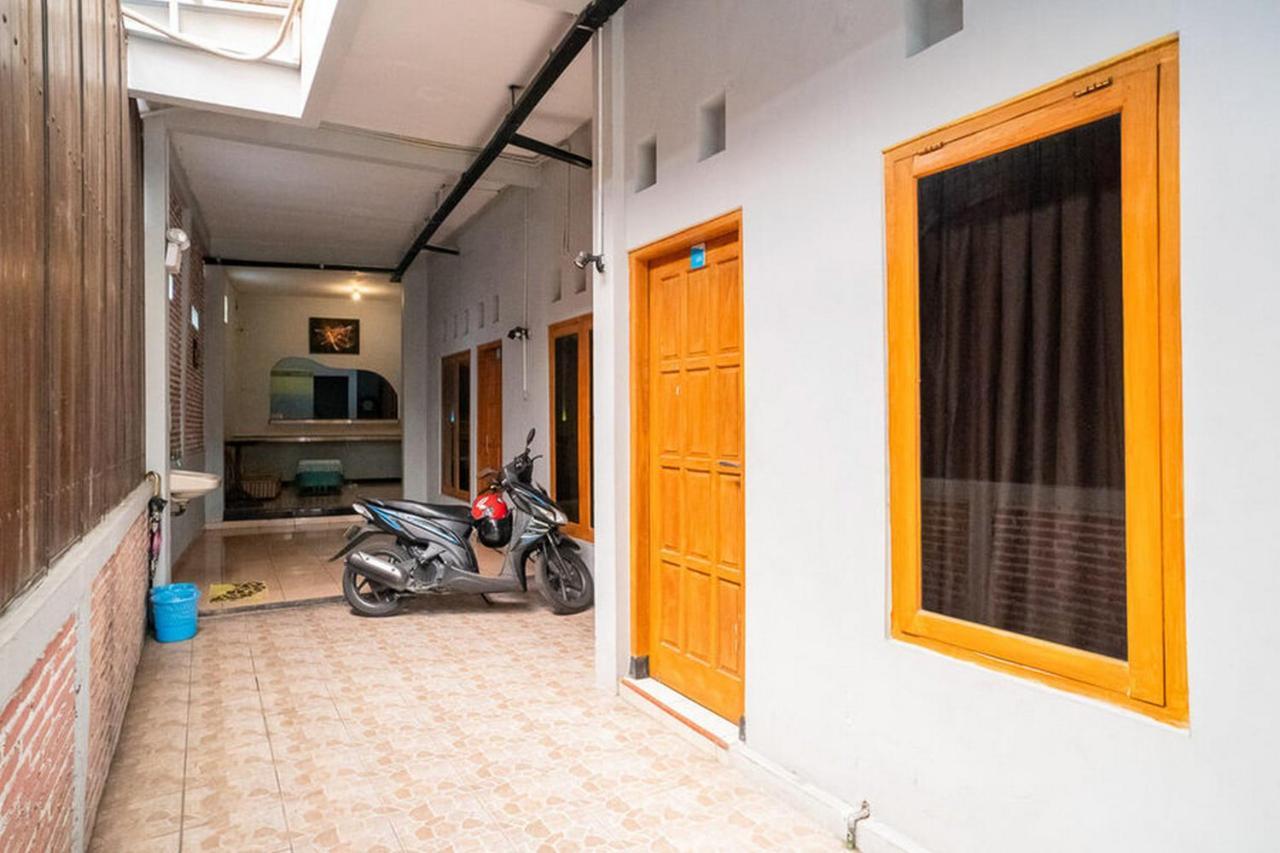 Jotel Guest House RedPartner Pulauberayan Extérieur photo
