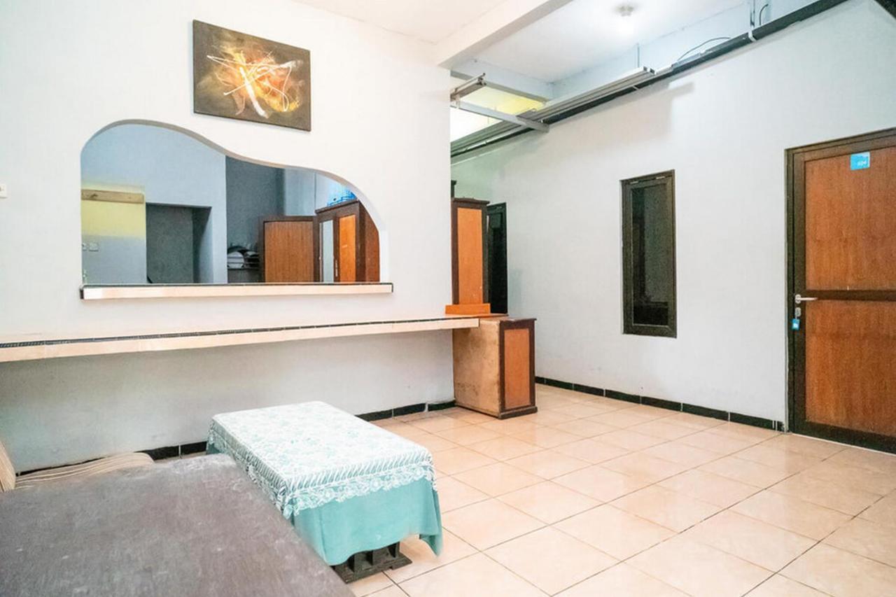 Jotel Guest House RedPartner Pulauberayan Extérieur photo